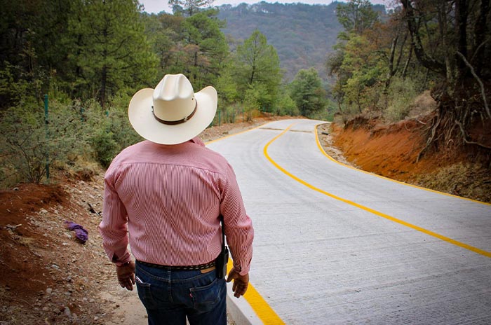 Entrega Andri-Correa-obras-viales-en-VillaDelCarbón-3.jpg